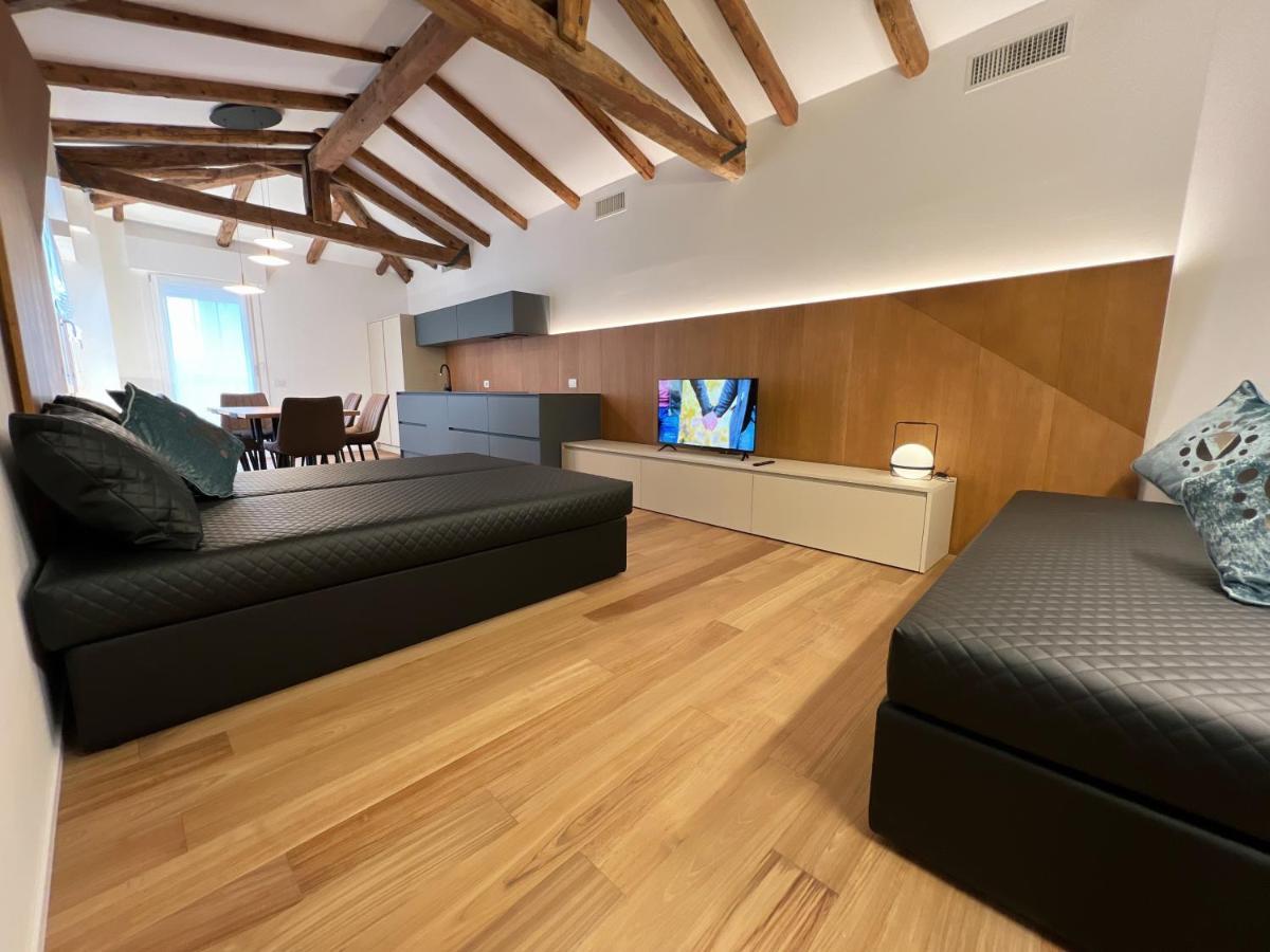 Ferienwohnung Attico Vivit 60 Mestre Exterior foto
