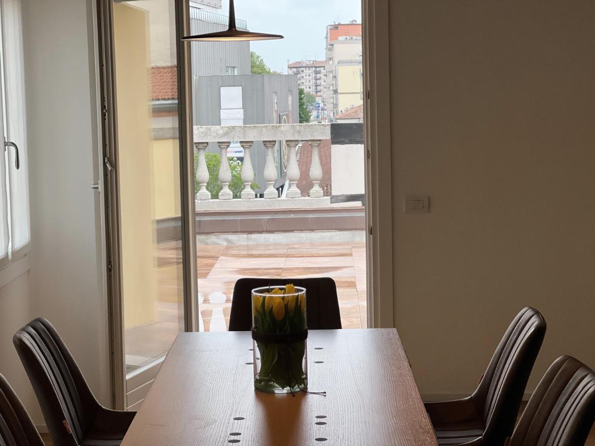 Ferienwohnung Attico Vivit 60 Mestre Exterior foto